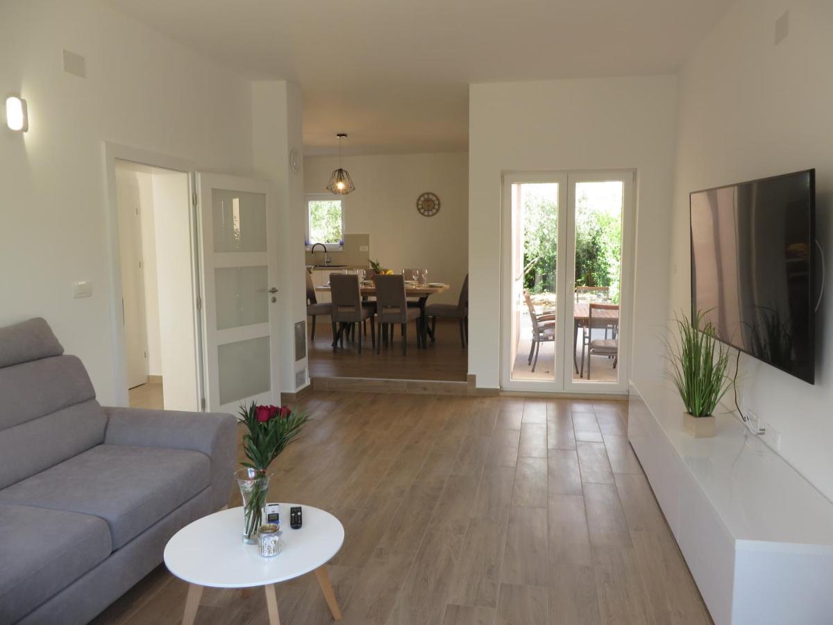 M&L Holliday Home Biograd Na Moru Extérieur photo