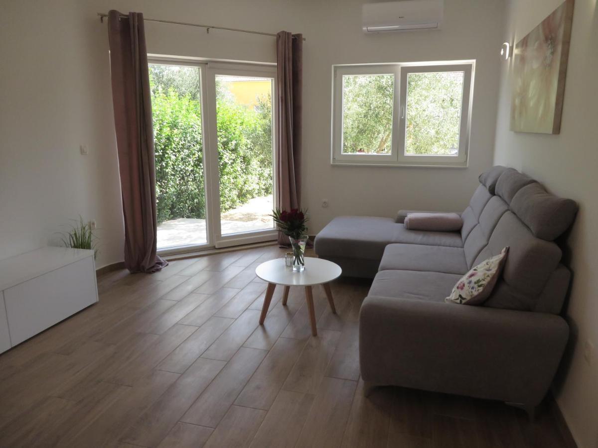 M&L Holliday Home Biograd Na Moru Extérieur photo