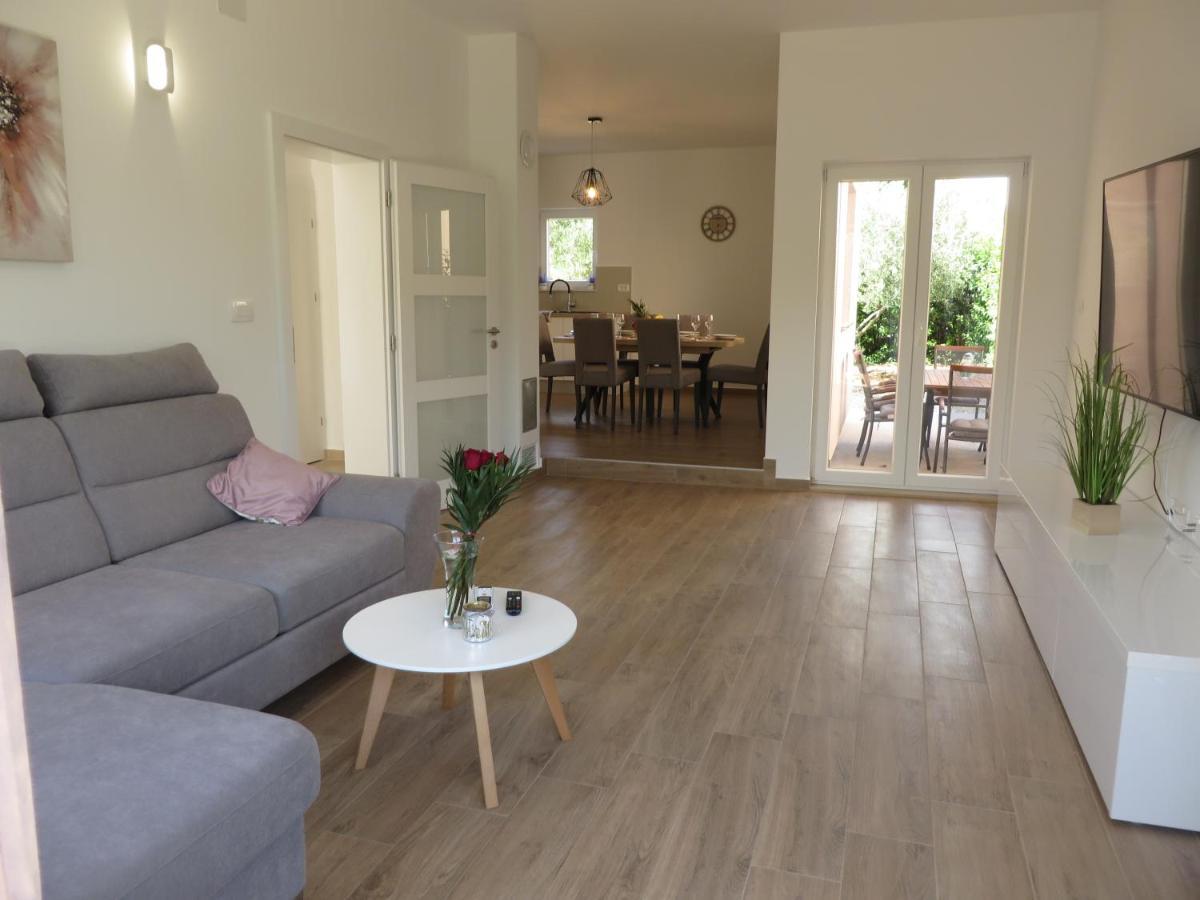M&L Holliday Home Biograd Na Moru Extérieur photo